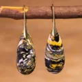 Boucles d'oreilles goutte avec crochets dorés, motif marbré noir, jaune et blanc. - Style Goutte Marbré Noir Jaune Blanc (ER1025-36)