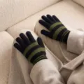 Schwarze und grüne gestreifte Winterstrickhandschuhe, warme Touchscreen Handschuhe für Damen. - Einheitsgröße / Gestreifte Handschuhe Schwarz Grün