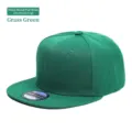 Grasgrüne Snapback Kappe mit flachem Schirm, 6-Panel Baseball Cap für lässige Alltagsmode. - Grasgrün