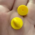 Gelbe PVC Gummi Pin Rueckseiten, Schmetterlingsverschluesse fuer DIY Broschen und Anhaenger. - Gelbe Gummi-Anstecknadel-Rückseite (1 Stk.)