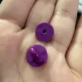 Lila PVC Gummi Anstecknadel Ruckseite Verschluss fur DIY Broschen Abzeichen Handwerk. - Lila Gummi-Anstecknadel-Rückseite (1 Stk.)
