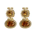 Boucles d'oreilles pendantes style baroque doré avec élégantes pierres en résine ambrée. - Boucles d'oreilles / Ambre
