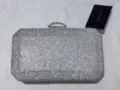Bolso de noche brillante con pedrería de strass, cierre metálico y etiqueta elegante. - Octágono con Diamantes de Imitación - Plateado