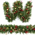 Guirnalda de Navidad Luminosa de 2,7m con Bolas Rojas Doradas y Bayas para Decoración Hogar - 2.7m Espesado (Con luz)