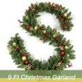 Guirnalda de Navidad de 9 pies con bolas rojas y doradas bayas y luces para decoración - 1.2m (Con luz)