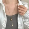 Collana lunga minimalista con pendenti a goccia, elegante catena in metallo per maglione. - Collana a Doppia Goccia d'Acqua / Oro
