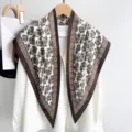 Women paisley print triangle scarf shawl fashion vintage brown border neckerchief chic - 135x80cm / RY-39