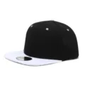 Gorra snapback clásica en blanco y negro con visera plana para estilo urbano y sol. - Ajustable / Copa Negra Visera Blanca