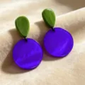 2610033 purple round earrings