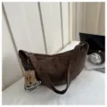Mit Anhänger / Kaffeebraun