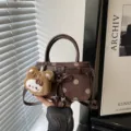 Mit Anhänger / Kaffeebraun