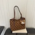 Con Colgante de Oso de Peluche / Marrón