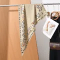 136x88x64cm / Beige Paisley Floral