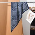 136x88x64cm / Donkerblauw Paisley (515)