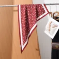 Rode Geometrische Print