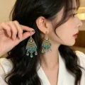 Pendientes de Borla de Cristal Verde de Artesanía Pesada