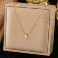 Oval White Zirconia Necklace / Gold