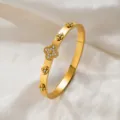 Kleiner Blumen-Kleeblatt-Armreif (Z281) / Gold