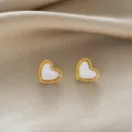 Weiße Muschel Herzstil (R032) / Gold