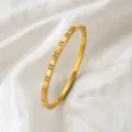 Quadratischer Diamantreihen-Armreif (z321) / Gold
