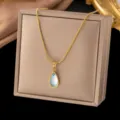 Blaue Wassertropfen-Halskette (X343) / Gold