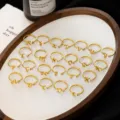 Buchstabe I / Gold