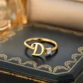 Buchstabe D / Gold