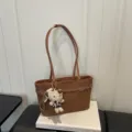 Con Colgante / Marrón