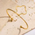 Clover Outline Style (XZ-071-32) / Gold