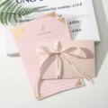 4 Feuilles de Papier + 1 Enveloppe (Unie) + 1 Ruban