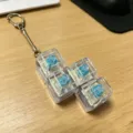 Carcasa transparente en forma de Z de cuatro teclas