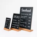 148x210MM Schräges Display [Buchenholz - Dreieckiger Sockel] / Naturholzfarbe