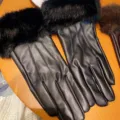 One Size / S082 Faux Mink Fur Cuff Three-Stripe / Black