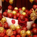 Bonheur Double Couche 70 + Or Métallique 20 + Confetti Or 10 Ballons