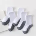 Stile Mismatch a Metà Polpaccio Piatto Grigio