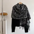 Thick Tassel Style / Black and Gray
