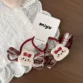 Élastiques à cheveux à nœuds écossais rouges, avec visages d’ours tricotés et joues roses - Élastique Lapin Brodé Carreaux Rouges (261011)
