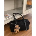 Bolso negro de hombro efecto ante, asas de PU, cremallera metálica y colgante de osito de peluche - Con Colgante / Negro