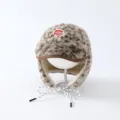 Chapka d’hiver enfant en fausse fourrure léopard, avec cache-oreilles et cordons tressés - 50-54cm / Imprimé Lettres Khaki Léopard (BACKNOW)