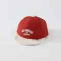 Rote Winter-Baseballkappe für Kleinkinder mit weißem Teddyfellschirm und passendem Knopf oben - Baby 1-3 Jahre Alt 48CM Verstellbar / Rote Buchstaben