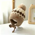 Children's winter knit hat in cream and brown jacquard, with pom-pom, earflaps and tie straps - Baby 1-3 Years Elastic / Diamond Beige