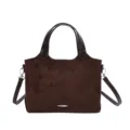 Bruine shopper van suèdelook met donkere handgrepen, zilverkleurige details en lange schouderband - Zonder hanger / Koffie