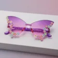 Detailansicht einer randlosen Schmetterlingssonnenbrille mit violettem Verlauf und bunten 3D-Blüten - Schmetterlingsrahmen (Erwachsene Schmetterling) / Lila-Rosa Verlauf