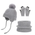 Grijze kinderwinterset met pomponmuts met oorflappen, touchscreenhandschoenen en colsjaal - 3-delige set / Lichtgrijs