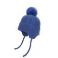 Blauwe gebreide wintermuts voor kinderen met pompon, omslagrand, oorflappen en strikbandjes - Alleen Muts / Blauw