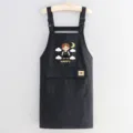 Delantal negro de cocina con tirantes ajustables, bolsillo con solapa y dibujo de luna, nubes y HAPPY - Negro (Niño de la Luna)