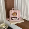 Petit sac rose en PU à bandoulière, à pois bruns, avec écusson MINI et breloque ourson - Rose (Charme d'Ours) / Rose