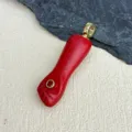 Red Footprint Pendant Style (款81)