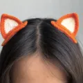 Serre-tête renard crocheté à la main, orange avec oreilles intérieures crème, porté sur la tête - 1 Paire/Pack / Orange