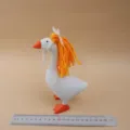 Figurine d’oie blanche pour bureau, avec une perruque en laine orange vif et un petit nœud blanc - Perruque Nœud Jaune / Pour Oie de 7 Pouces